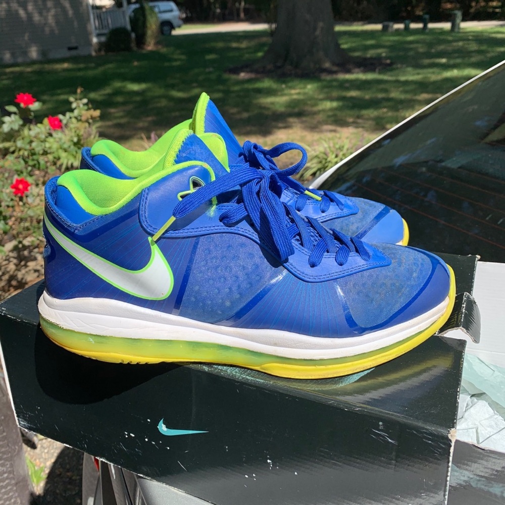Size 13 ..... Labron 8 V/2 Low ( labron sprites)